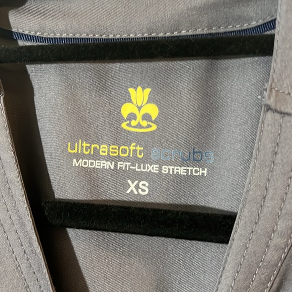 Ultrasoft Stretch Drop Neck 2 Pocket Scrub Top Style # 8200 NWT Dark Grey - Picture 7 of 11